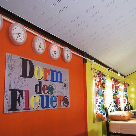 Dorm Des Fleurs Hostel Khao Lak Extérieur photo