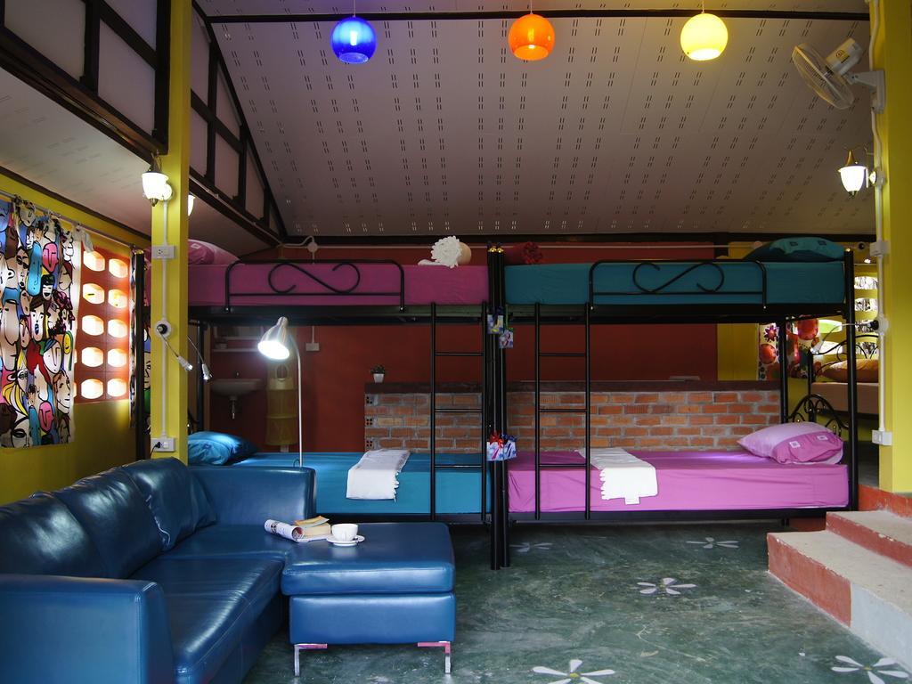 Dorm Des Fleurs Hostel Khao Lak Extérieur photo
